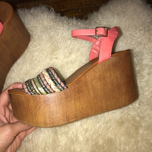 High Platform Sandals - Picture 4 of 6